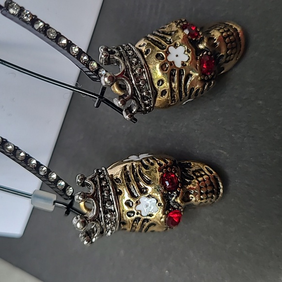 NWT Betsey Johnson Halloween Day of the Dead skull earrings crown rhinestone - Picture 2 of 4